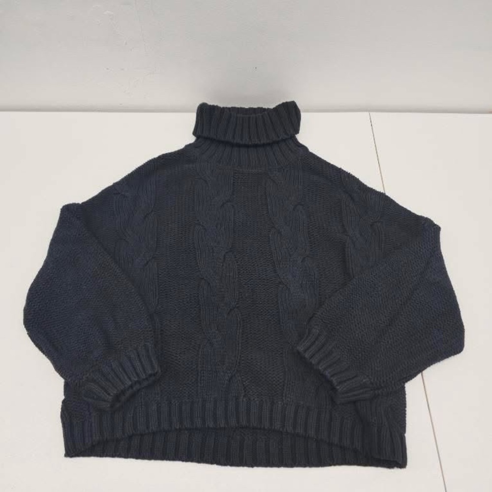 SHEIN Women's Black Cable Knit Turtleneck Sweater size M